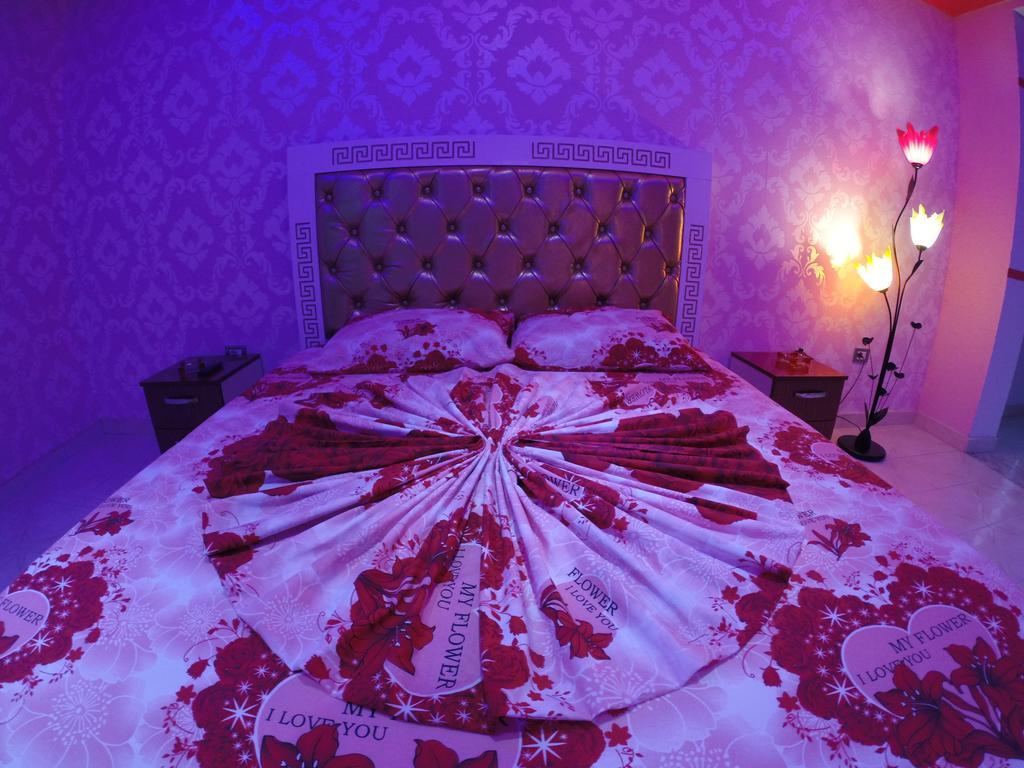 Hotel Buza New Shtoj ภายนอก รูปภาพ